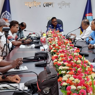 সাংবাদিকদের সাথে নড়াইলের নবাগত পুলিশ সুপারের মতবিনিময়