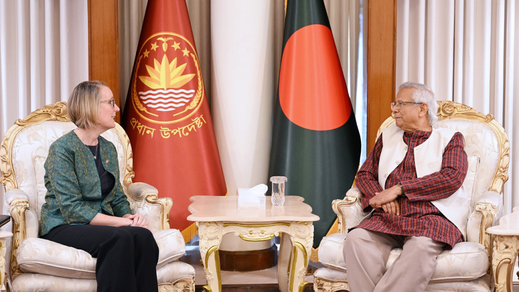 প্রধান উপদেষ্টার সঙ্গে ব্রিটিশ হাইকমিশনারের সাক্ষাৎ