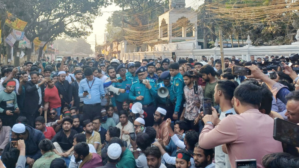 গাজীপুর সদর থানার ওসিকে বরখাস্তের ঘোষণা, গ্রেপ্তার ১৬