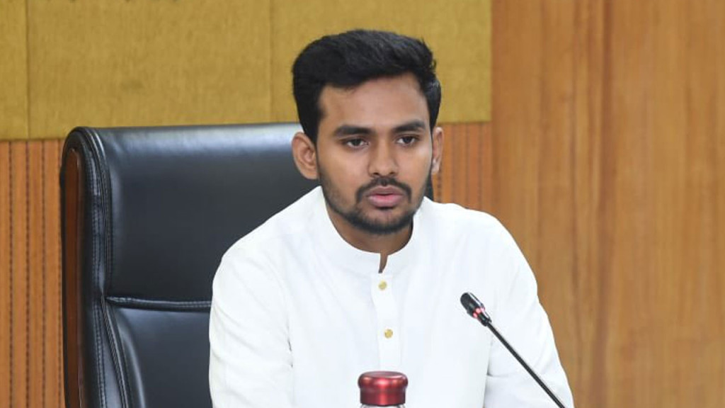 নৌকা মার্কাকে কোন বিবেচনায় শিডিউলভুক্ত করতে আইন মন্ত্রণালয়ে পাঠালেন