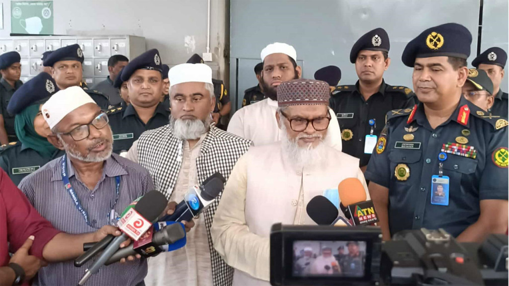 বন্দিদের স্বাভাবিক জীবনে ফিরে যাওয়ার ব্যবস্থা রাখতে হবে : ধর্ম উপদেষ্টা