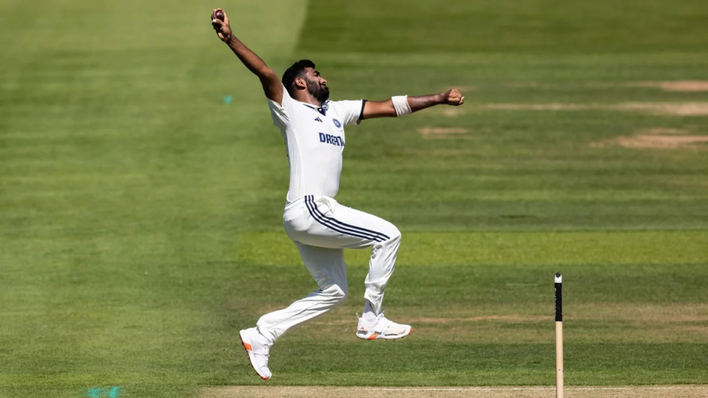 ‘দ্রুতই টেস্ট থেকে অবসর নিতে পারেন বুমরাহ’