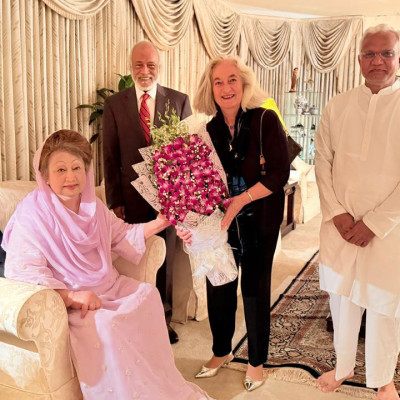 খালেদা জিয়ার সঙ্গে ফরাসি রাষ্ট্রদূতের বিদায়ী সাক্ষাৎ