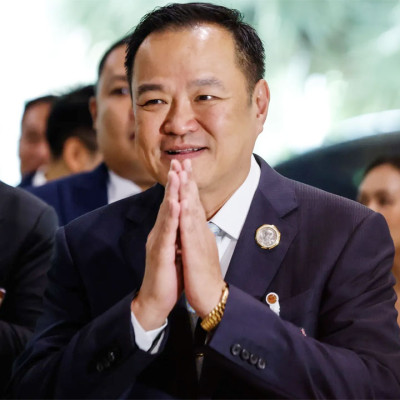 থাইল্যান্ডের নতুন প্রধানমন্ত্রী হলেন আনুতিন চার্নভিরাকুল