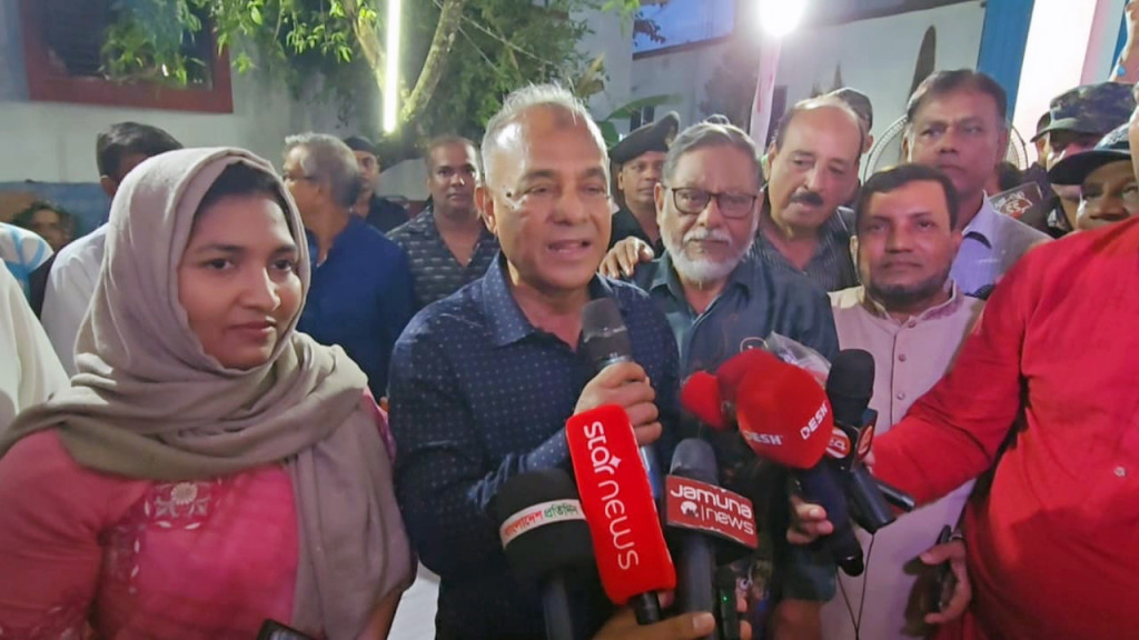 পূজা বিঘ্ন করতে পাহাড়ে ষড়যন্ত্র হয়েছে: স্বরাষ্ট্র উপদেষ্টা