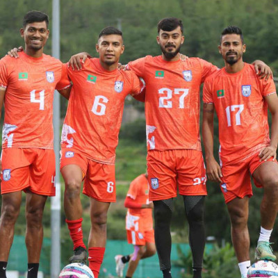 নড়াইলে মাশরাফীর প্রচেষ্টায় ৮৯ জন সাড়ে ৪৪ লক্ষ টাকার চিকিৎসা সহায়তা পেলো!