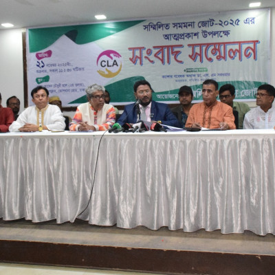 স্ত্রী-আইনজীবীদের সঙ্গে সাক্ষাতে নিষেধাজ্ঞা পেলেন কারাবন্দি ইমরান