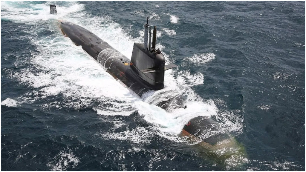 মাছ ধরার নৌকার সঙ্গে ভারতীয় সাবমেরিনের সংঘর্ষ