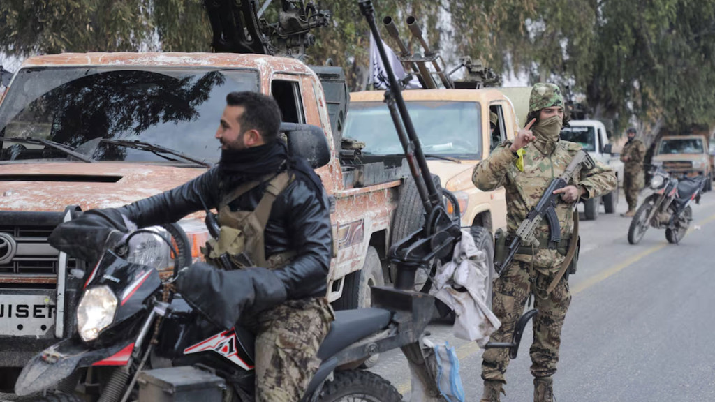 দামেস্কে রাস্তায়-রাস্তায় উল্লাস, বিমানবন্দরে ব্যাপক বিশৃঙ্খলা