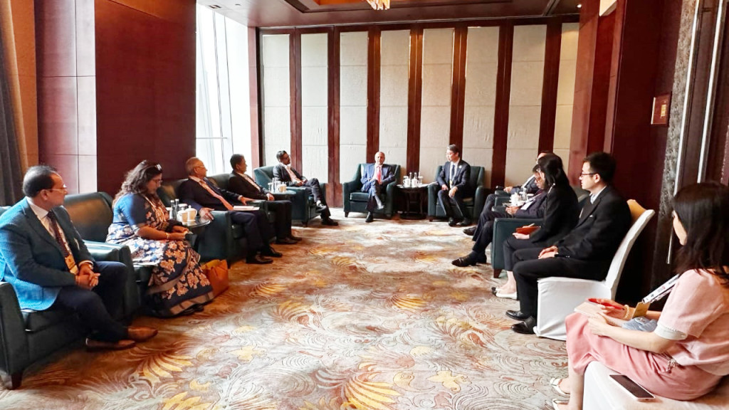 চীনের সঙ্গে শক্তিশালী অর্থনৈতিক সম্পর্ক চান ব্যবসায়ীরা