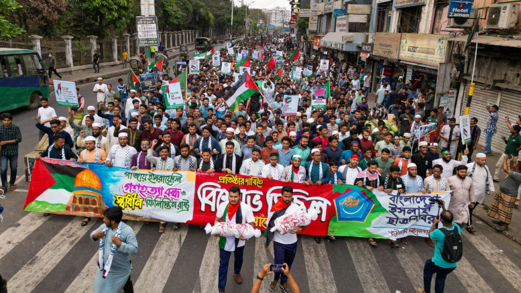 ‘গাজায় প্রতি ২০ সেকেন্ডে একটি করে বোমা নিক্ষেপ করছে ইসরায়েল’