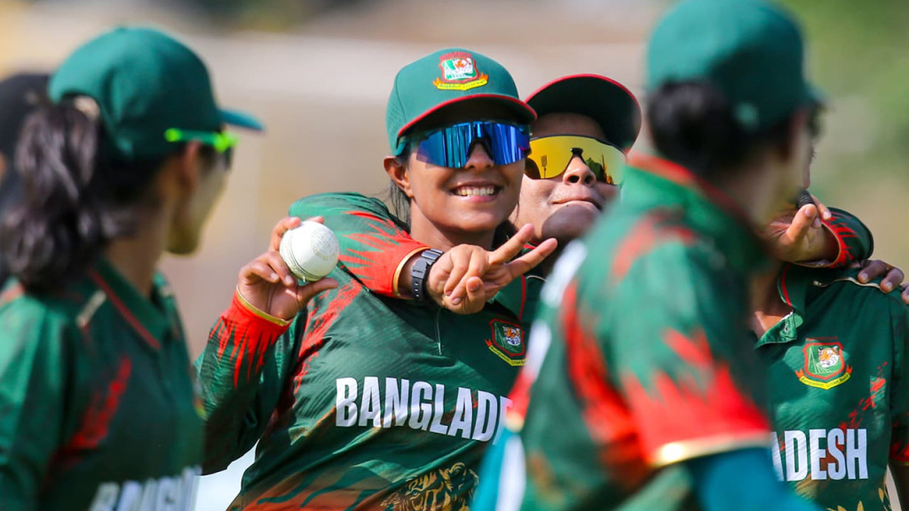 দাপুটে জয়ের ম্যাচে ২ বাংলাদেশির বিশ্বরেকর্ড