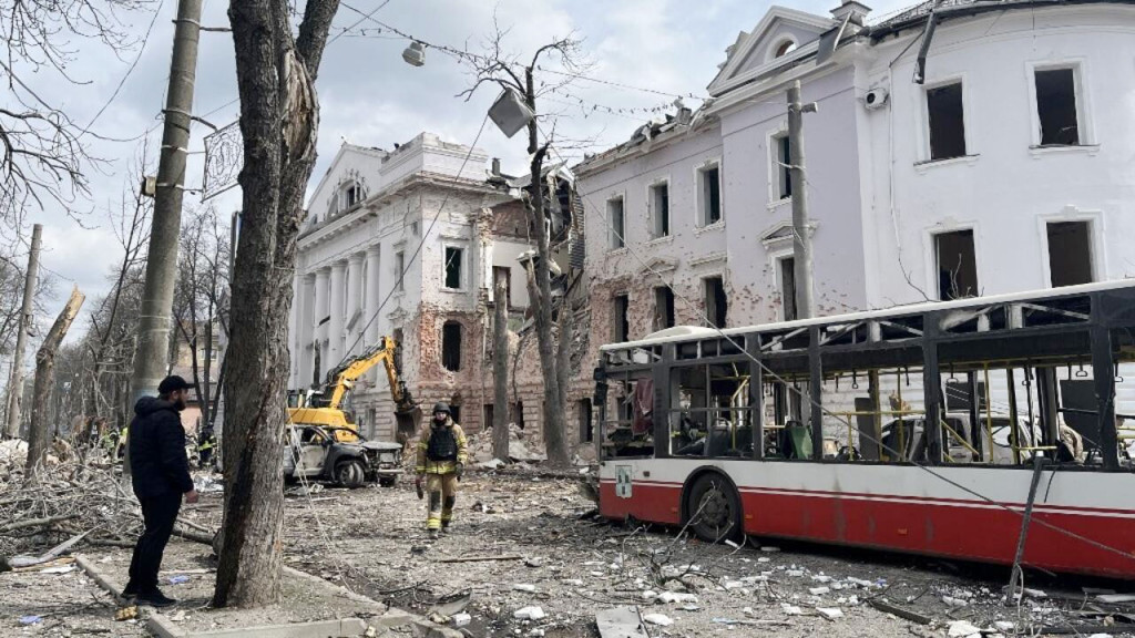 ইউক্রেনে রুশ বাহিনীর ছোড়া ক্ষেপণাস্ত্রে নিহত ৩৫