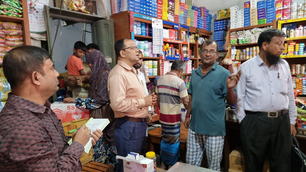 নড়াইলে ভোক্তা অধিকার অভিযান: দুই ব্যবসায়ীকে ১৮ হাজার টাকা জরিমানা