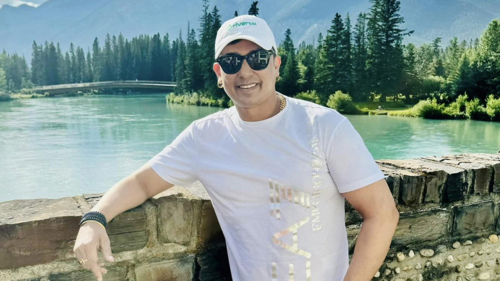 নারীভক্তের কাণ্ড দেখে অবাক জায়েদ খান