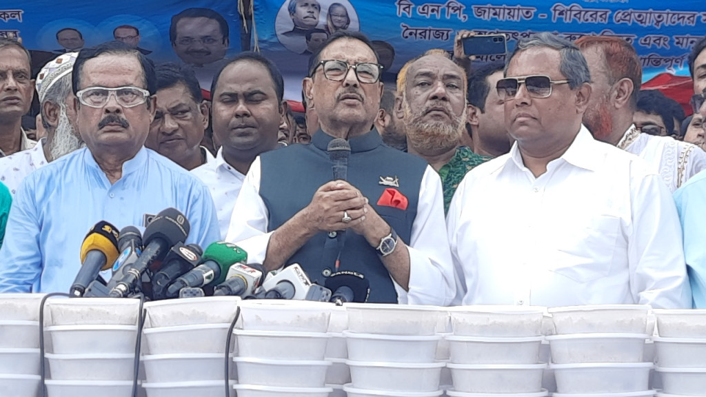 পাঁচজনের সঙ্গে একরুমে, কেমন ছিল নেহার অতীত জীবন