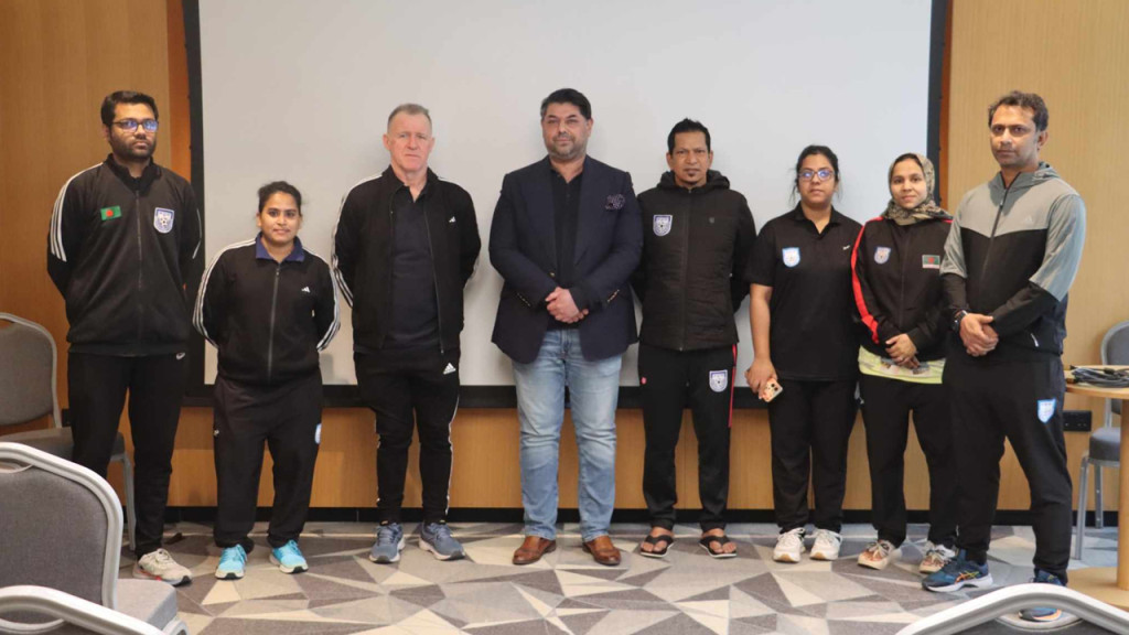 ‘দৌড়’ পৃষ্ঠপোষক হলেও ট্র্যাকস্যুট কিনলো বাফুফে