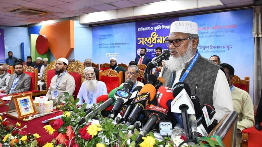 ফিলিস্তিনিদের জন্য ১০ লাখ ডলারের ঘোষণা গিগি ও বেলা হাদিদের