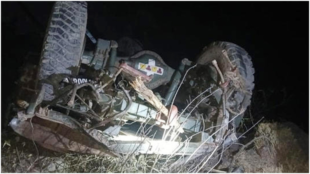 কাশ্মিরে ৩০০ ফুট গভীর গিরিখাতে পড়ে ৫ ভারতীয় সৈন্য নিহত