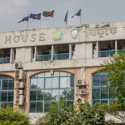 ১৩০ বছর বয়সে হজ, বৃদ্ধাকে যেভাবে বরণ করল সৌদি