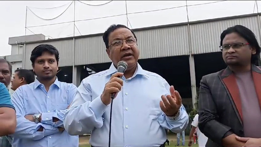 অল্প শিক্ষিতরা টাকা পাঠায়, আর শিক্ষিতরা পাচার করে’