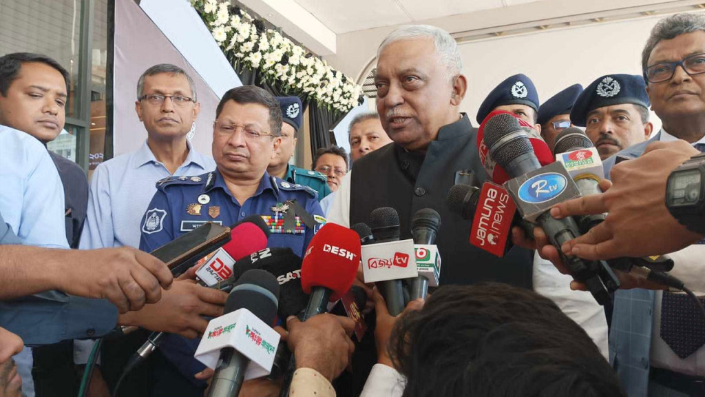 দেশে রাজবন্দি নেই, আছেন বিএনপির অ্যাকটিভিস্ট : স্বরাষ্ট্রমন্ত্রী