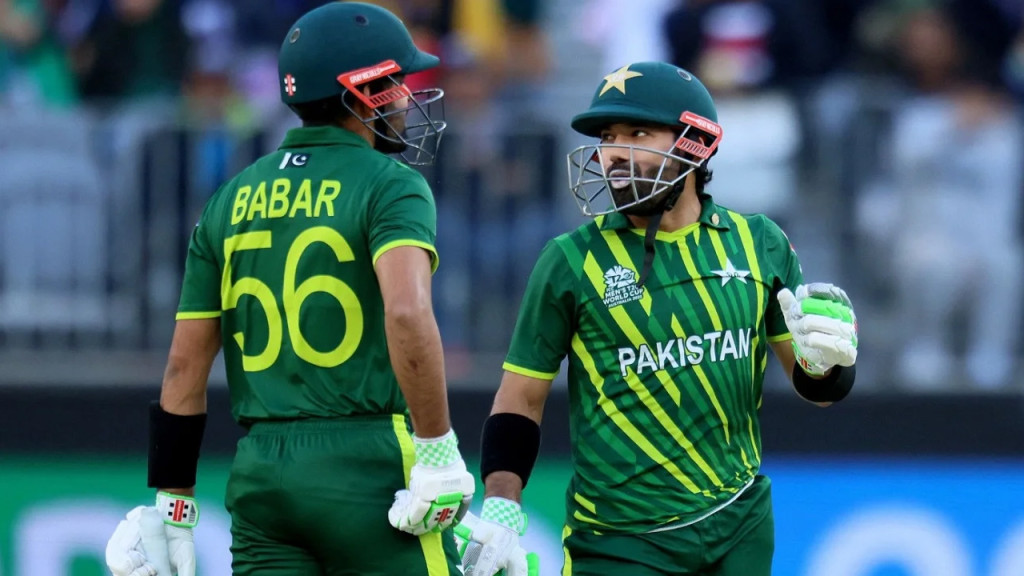 বিপিএলে খেলার ছাড়পত্র পেলেন বাবর-রিজওয়ানরা