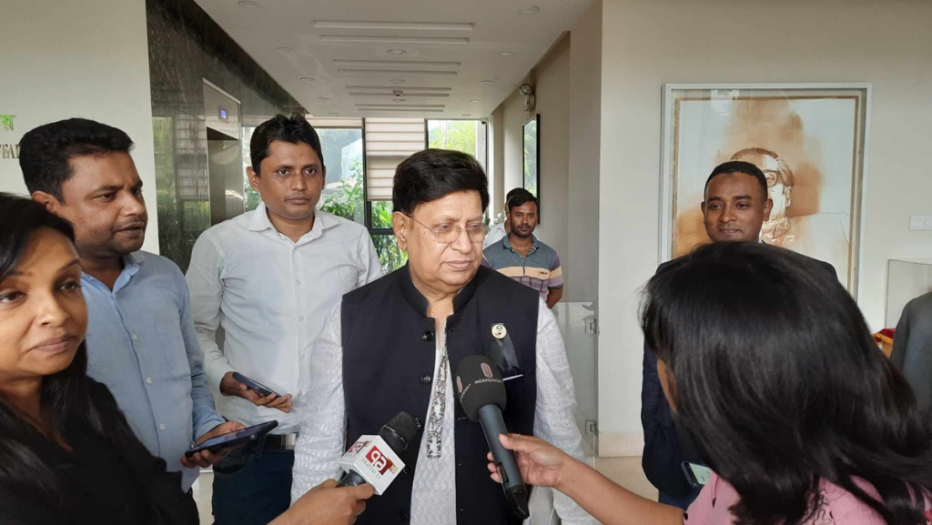 চীনের প্রেসিডেন্টকে আঞ্চলিক স্থিতিশীলতার বার্তা দিতে চান মোমেন