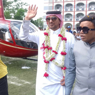 সৌদি মালিককে নিয়ে হেলিকপ্টারে গ্রামে এলেন প্রবাসী