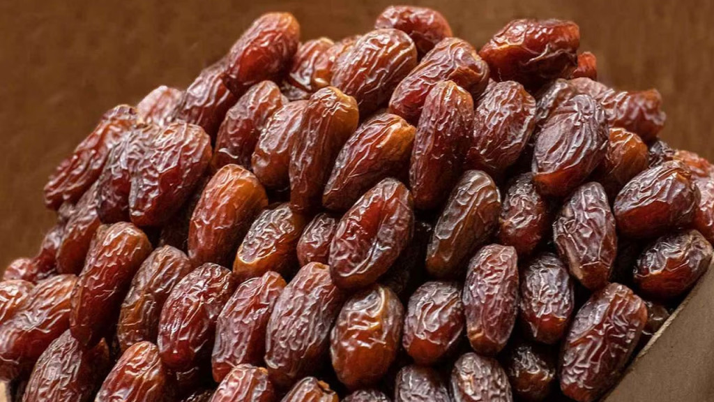 বিশেষ দামে খেজুর পাবে এক কোটি পরিবার