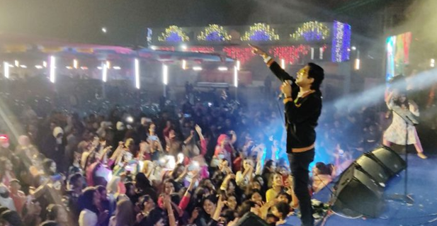 নড়াইলে দর্শক মাতালেন মুহিন