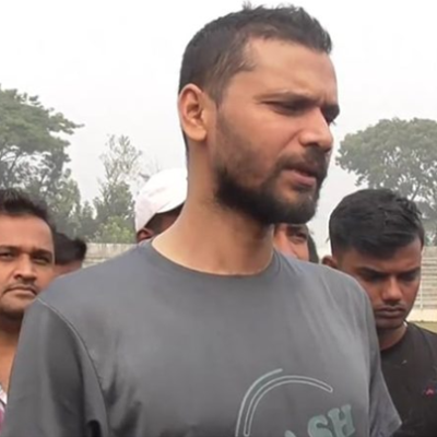 চিরচেনা মাঠে ঘাম ঝরালেন মাশরাফী