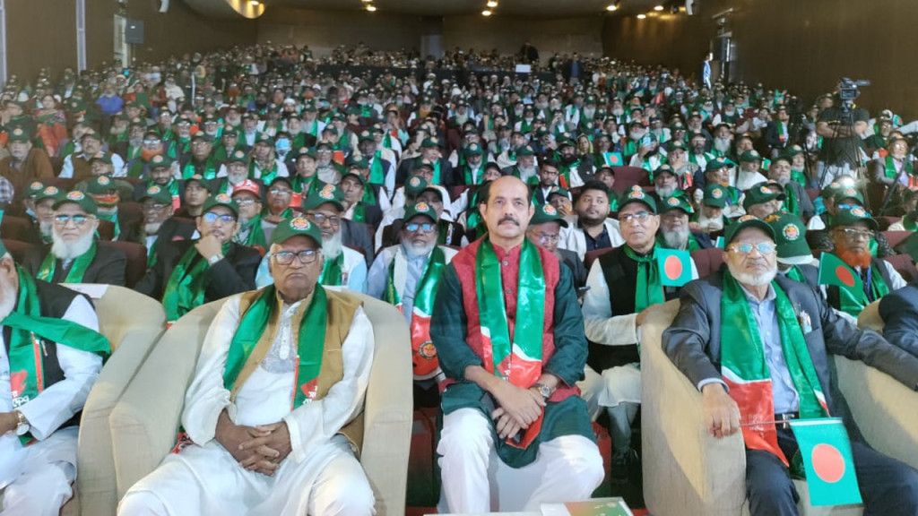 বীর মুক্তিযোদ্ধা ও শহীদ পরিবারের সদস্যদের সংবর্ধনা দিলো ডিএনসিসি