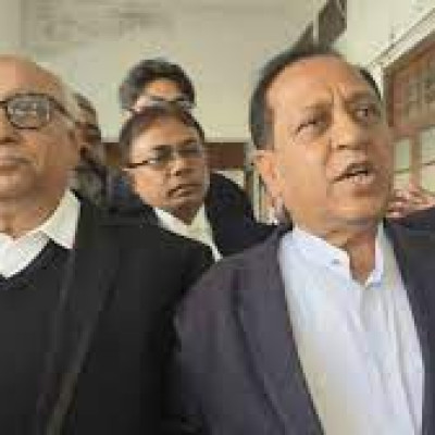 সুপ্রিম কোর্টে ৪ সপ্তাহ মামলা পরিচালনা করতে পারবেন না দুই আইনজীবী