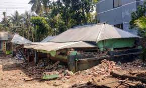 জমি নিয়ে বিরোধ, নড়াইলে ৩ বাড়ি গুড়িয়ে দিল প্রতিপক্ষ