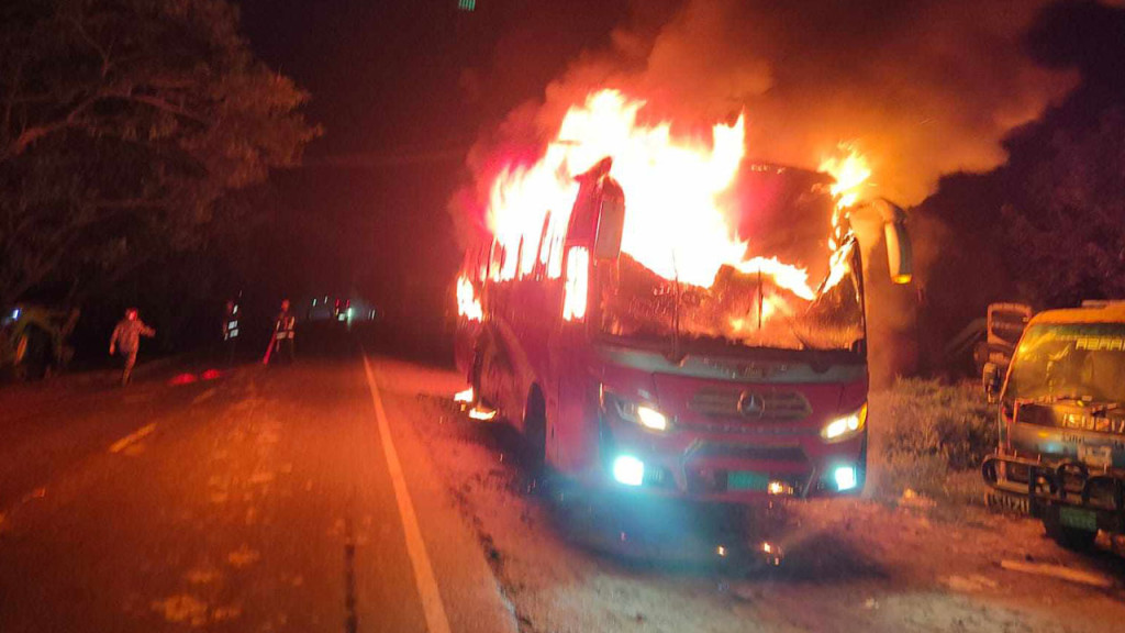 সন্ধ্যা পর্যন্ত রাজধানীতে ৩ বাসে আগুন