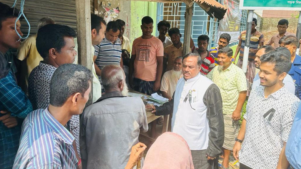 গুদামে রেকর্ড পরিমাণ খাদ্য মজুত আছে : মন্ত্রী