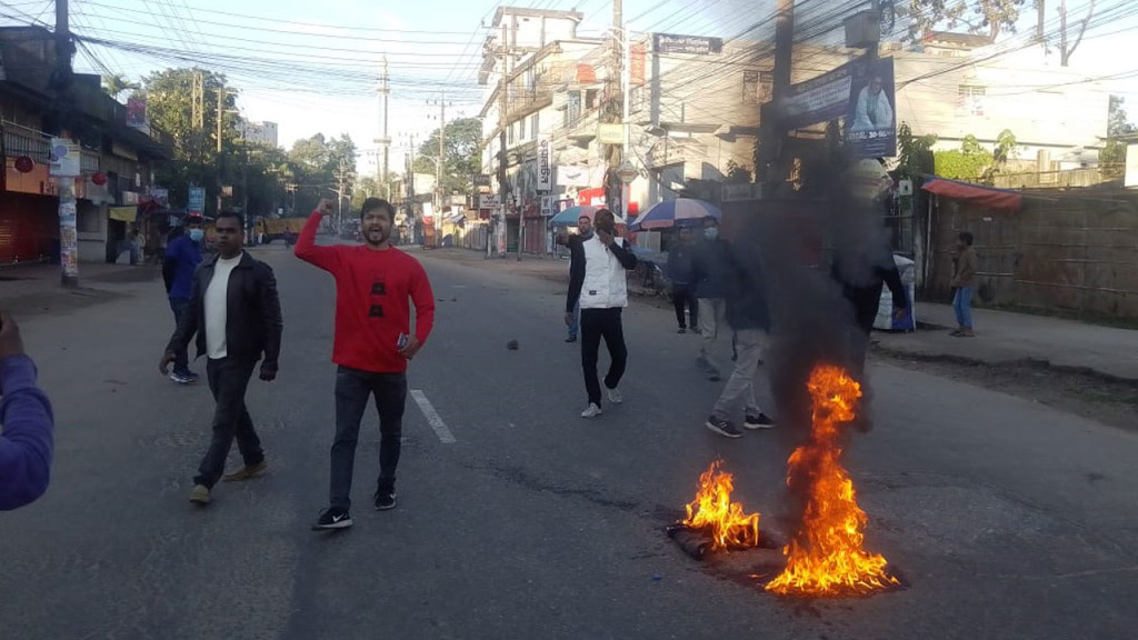 সিলেটে হরতালে গাড়ি ভাঙচুর, ককটেল বিস্ফোরণ