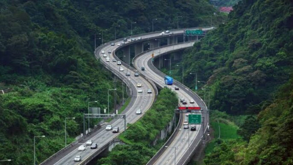 ১৬ কি.মি. সড়ক তৈরিতে ৮ হাজার গাছ কাটা হলো ভারতে