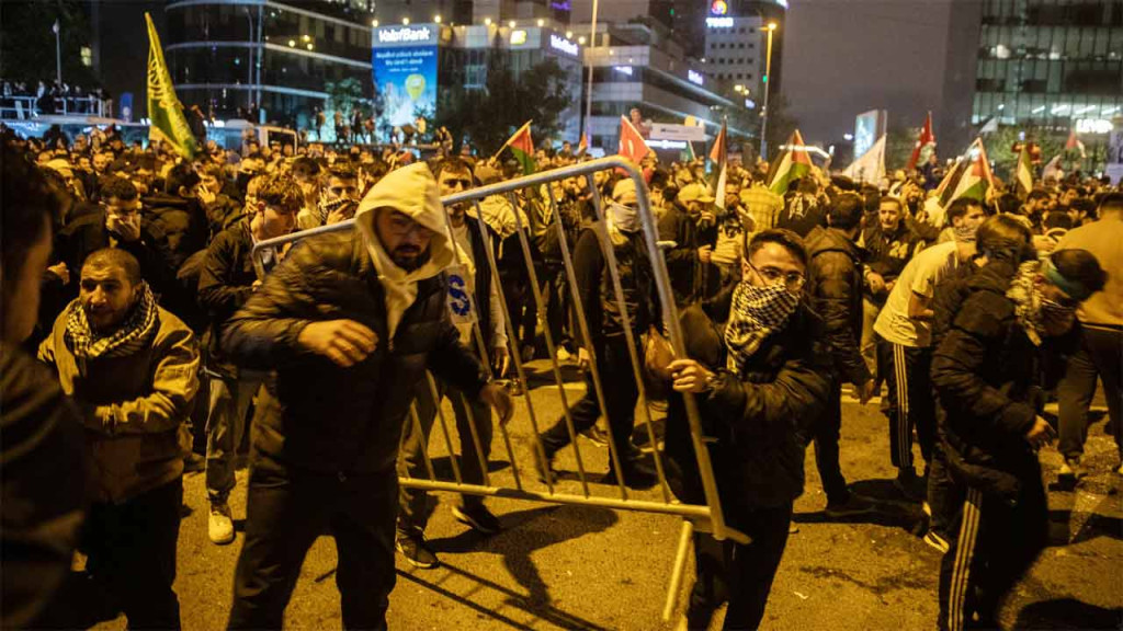 নাগরিকদের ‘শিগগিরই’ মিসর-জর্ডান ত্যাগের নির্দেশ ইসরায়েলের