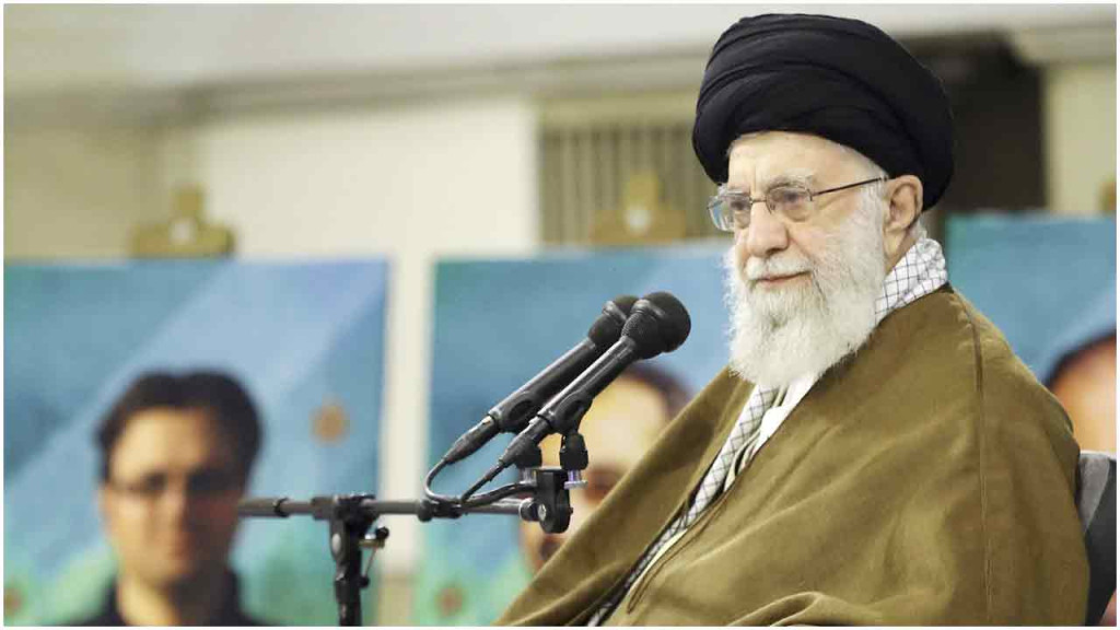 গাজায় যুক্তরাষ্ট্রের নির্দেশে বোমা ফেলছে ইসরায়েল: খামেনি