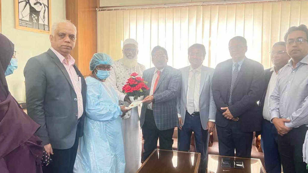 মৃত মানুষের দান করা কিডনিতে সুস্থ পপি, ফিরলেন বাড়ি