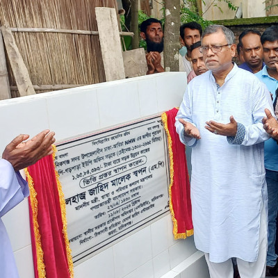 ডেঙ্গুর কারণে স্যালাইনের চাহিদা ১০ গুণ বেড়েছে : স্বাস্থ্যমন্ত্রী
