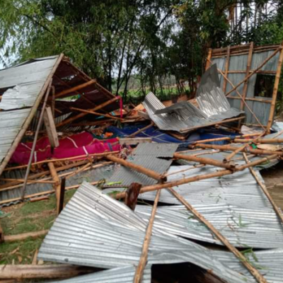 লোহাগড়ায় কালবৈশাখীর তান্ডবে স্বর্বশান্ত এক পরিবার