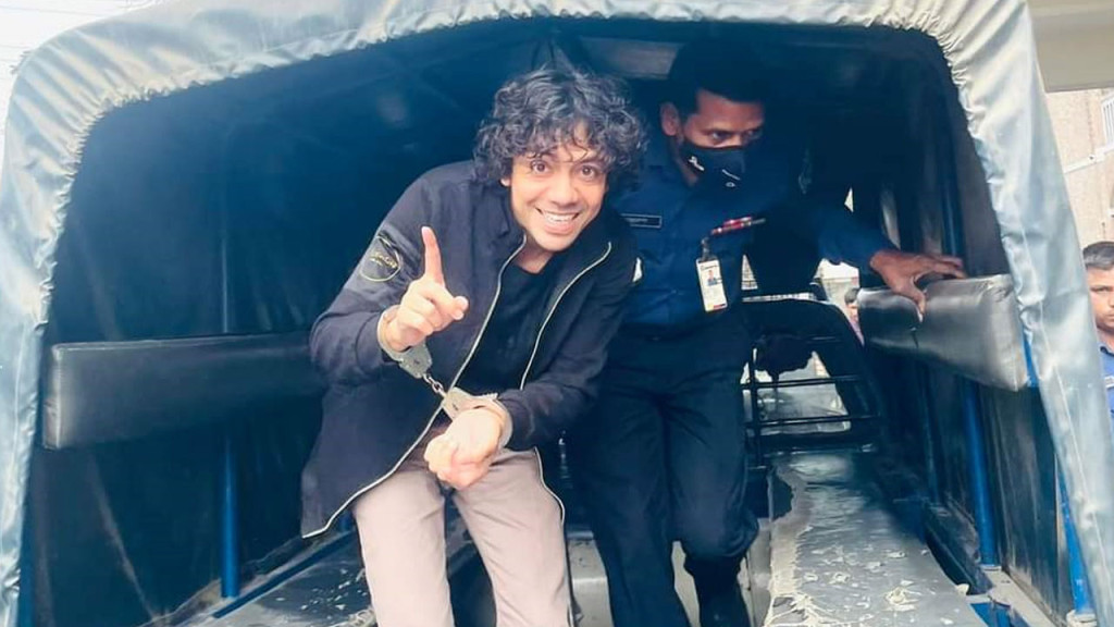 ময়মনসিংহে মেয়রকে হেয় করে পোস্টারিং, গ্রাফিকস ডিজাইনার কারাগারে