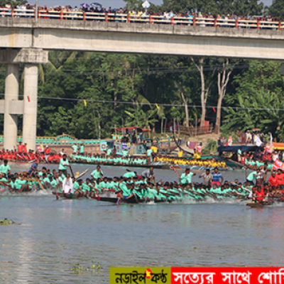 চিত্রানদীতে সুলতান নৌকাবাইচ দেখতে হাজারো মানুষের ঢল