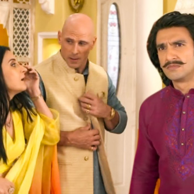 জনি সিন্সের সঙ্গে রণবীর, যা বলছেন বলিউড তারকারা