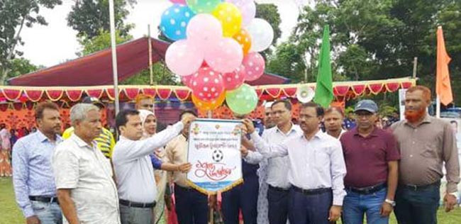 নড়াইলে বঙ্গবন্ধু-বঙ্গমাতা গোল্ডকাপ ফুটবল টুর্নামেন্ট প্রতিযোগিতা অনুষ্ঠিত