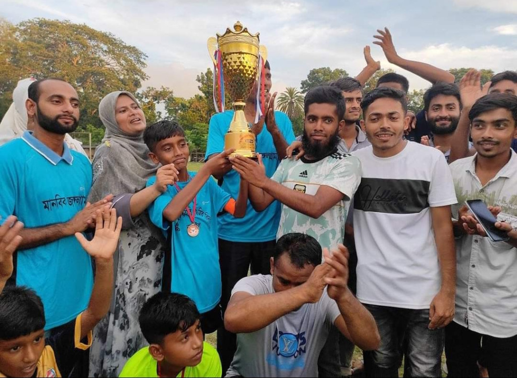 নড়াইলে বঙ্গবন্ধু ও বঙ্গমাতা গোল্ডকাপ প্রাথমিক বিদ্যালয় ফুটবল টুর্নামেন্টের উপজেলা পর্যায়ে ফাইনাল খেলা অনুষ্ঠিত