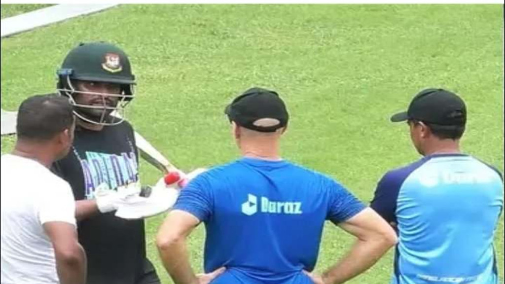 তিন কোচ নিয়ে অনুশীলনে তামিম